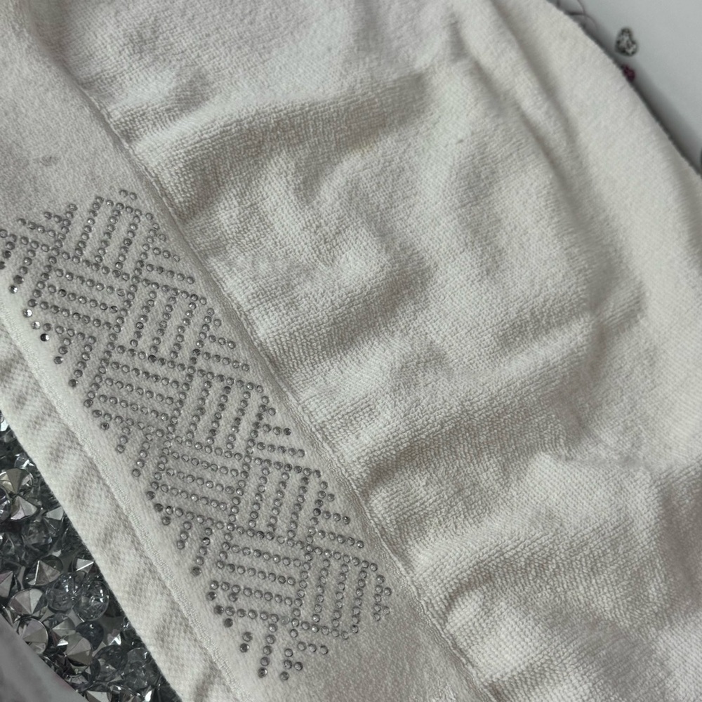 White Towel bling Silver Embellishments hand towel rhinestone diamond crystals